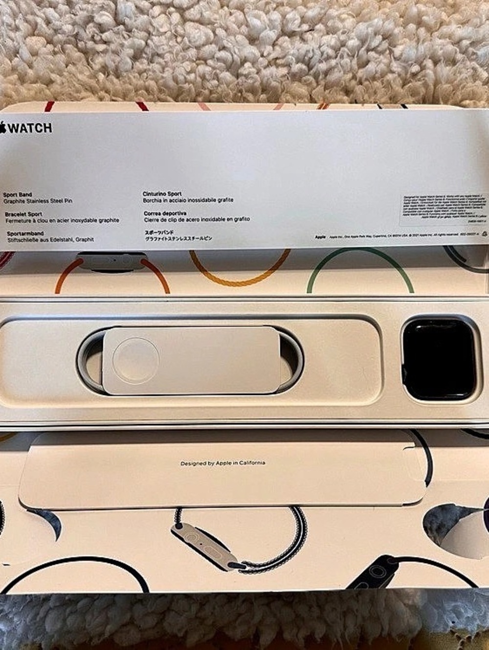 Apple Watch SE 44mm Aluminum Case Black Sport Band